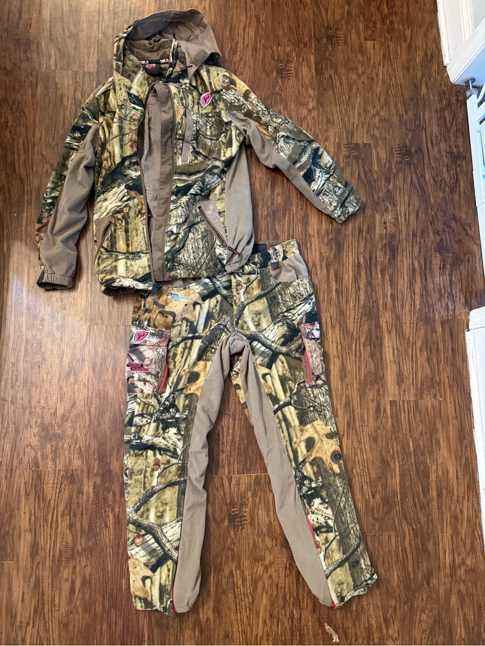 Women's Camo Hunting Jacket & Pants Set - Olive/Tan